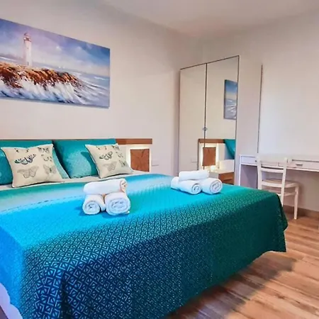 ヴィラ Family Vacation House Zive